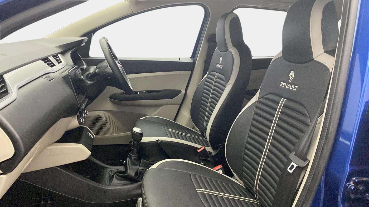 2019 Renault TRIBER RXZ, Petrol, Manual, 37,528 km, Right Side Front Door Cabin
