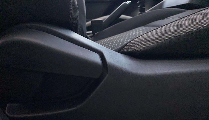 2024 Nissan MAGNITE Visia Plus B4D 1.0 Petrol MT, Petrol, Manual, 1,280 km, Driver Side Adjustment Panel