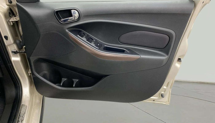 2019 Ford FREESTYLE TITANIUM 1.2 PETROL, Petrol, Manual, 50,434 km, Driver Side Door Panels Control