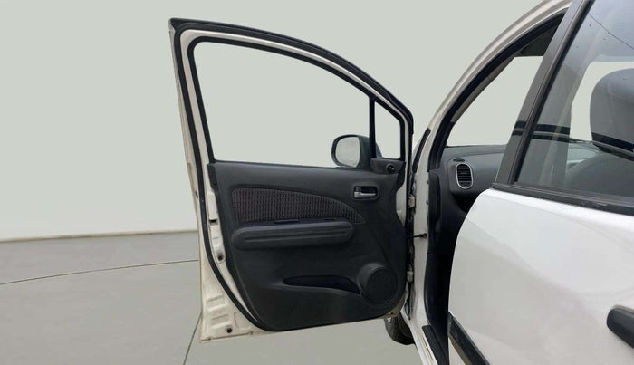 2013 Maruti Ritz VDI, Diesel, Manual, 1,08,242 km, LHS Front Door