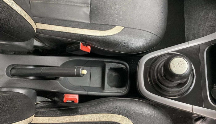 2013 Maruti Ritz VDI, Diesel, Manual, 1,08,242 km, Gear Lever