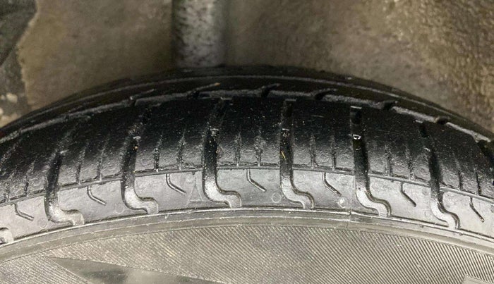2013 Maruti Ritz VDI, Diesel, Manual, 1,08,242 km, Right Rear Tyre Tread