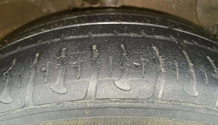 2015 Hyundai Grand i10 ASTA AT 1.2 KAPPA VTVT, Petrol, Automatic, 69,061 km, Right Front Tyre Tread
