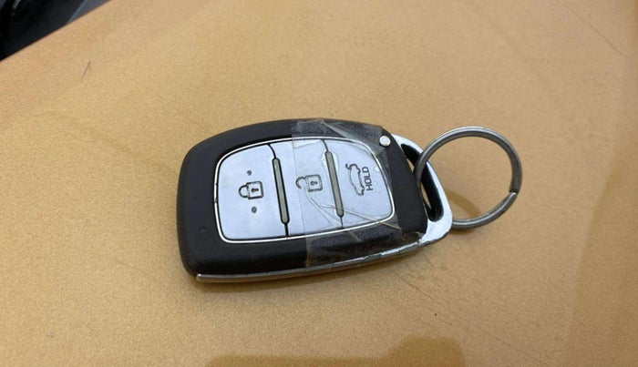2015 Hyundai Grand i10 ASTA AT 1.2 KAPPA VTVT, Petrol, Automatic, 69,061 km, Key Close Up