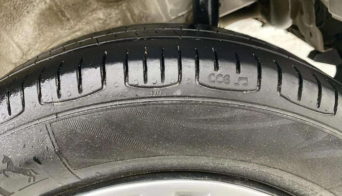 2014 Maruti Wagon R 1.0 VXI, Petrol, Manual, 76,851 km, Left Rear Tyre Tread