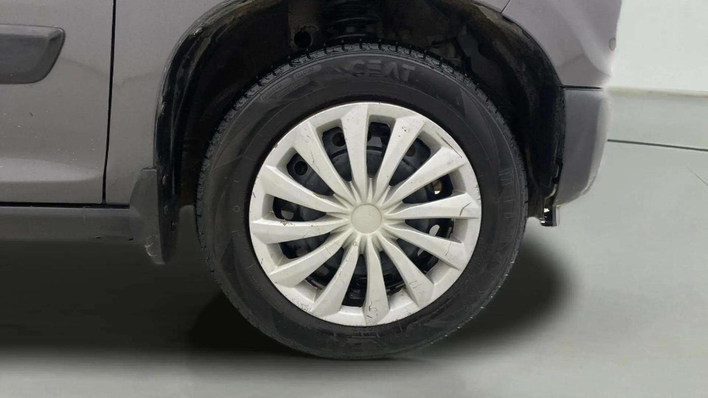 2019 Maruti S PRESSO VXI, Petrol, Manual, 81,825 km, Right Front Wheel
