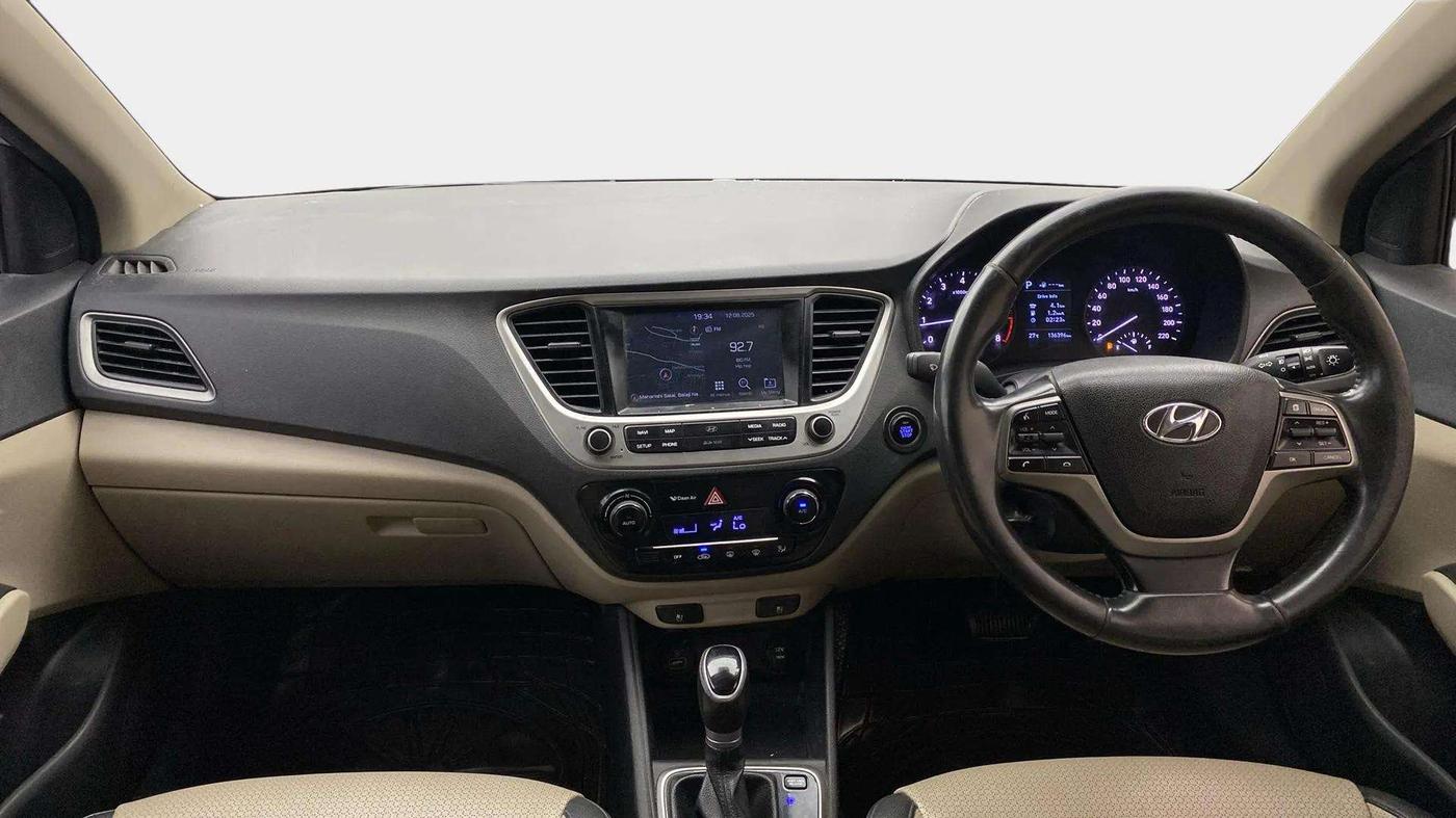 2017 Hyundai Verna 1.6 VTVT SX (O) AT, Petrol, Automatic, 1,36,504 km, Dashboard