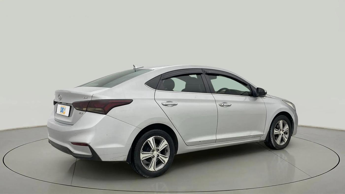 2017 Hyundai Verna 1.6 VTVT SX (O) AT, Petrol, Automatic, 1,36,504 km, Right Back Diagonal