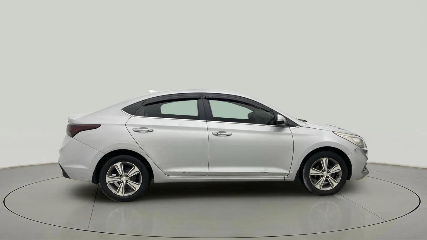 2017 Hyundai Verna 1.6 VTVT SX (O) AT, Petrol, Automatic, 1,36,504 km, Right Side View