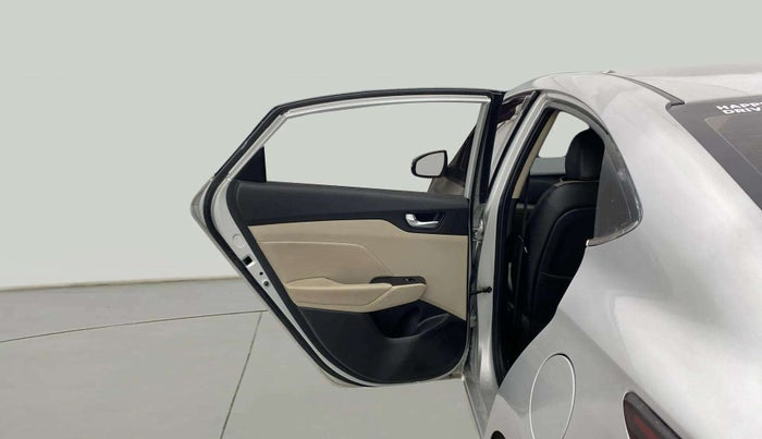 2017 Hyundai Verna 1.6 VTVT SX (O) AT, Petrol, Automatic, 1,36,392 km, LHS Rear Door