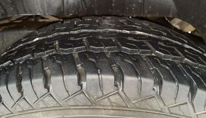 2017 Mahindra TUV300 T10, Diesel, Manual, 56,653 km, Left Rear Tyre Tread