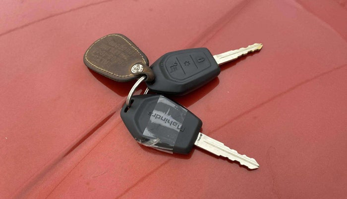 2017 Mahindra TUV300 T10, Diesel, Manual, 56,653 km, Key Close Up
