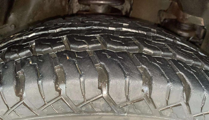 2017 Mahindra TUV300 T10, Diesel, Manual, 56,653 km, Right Front Tyre Tread