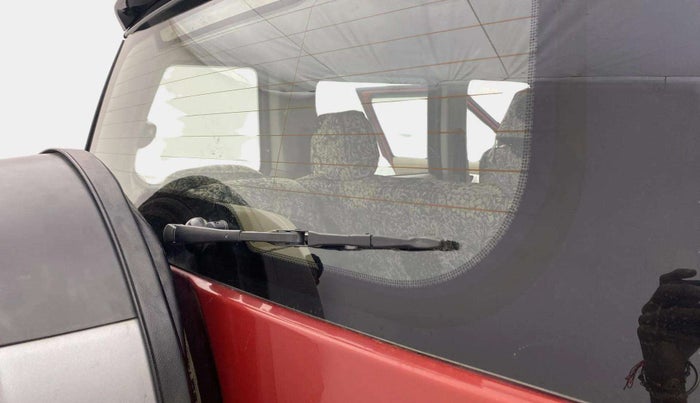 2017 Mahindra TUV300 T10, Diesel, Manual, 56,653 km, Rear Wiper