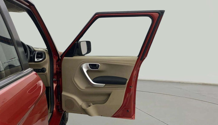 2017 Mahindra TUV300 T10, Diesel, Manual, 56,653 km, RHS Front Door