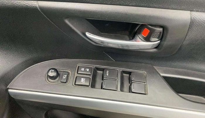 2022 Maruti S Cross ALPHA 1.5, Petrol, Manual, 33,224 km, Driver Side Door Panels Control
