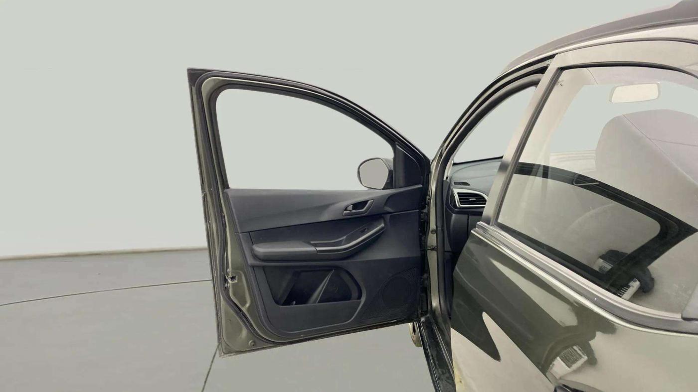 2022 Tata TIAGO NRG XZ AMT, Petrol, Automatic, 66,716 km, LHS Front Door