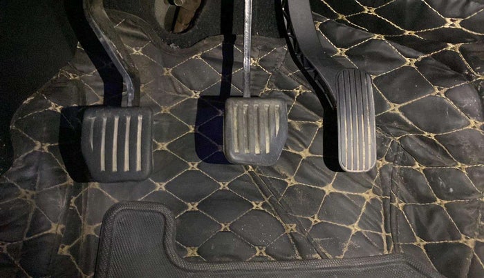 2019 Tata Harrier XT 2.0L KRYOTEC DARK EDITION, Diesel, Manual, 86,754 km, Pedals