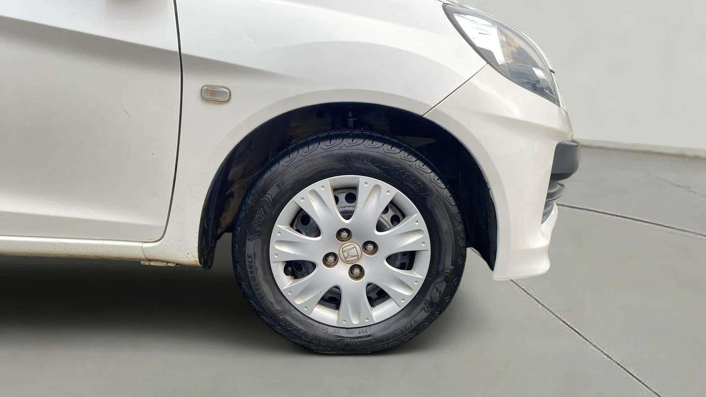 2015 Honda Brio S MT, Petrol, Manual, 57,196 km, Right Front Wheel