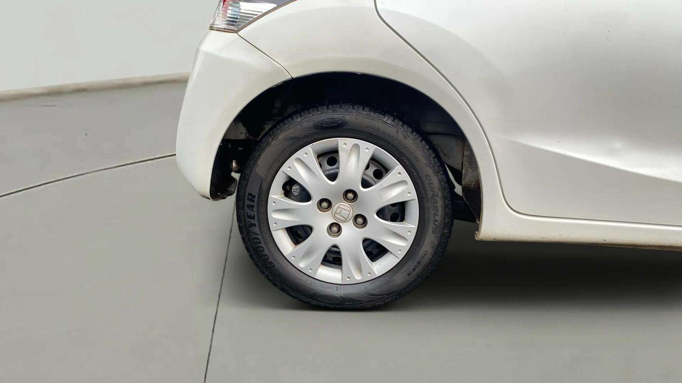 2015 Honda Brio S MT, Petrol, Manual, 57,196 km, Right Rear Wheel