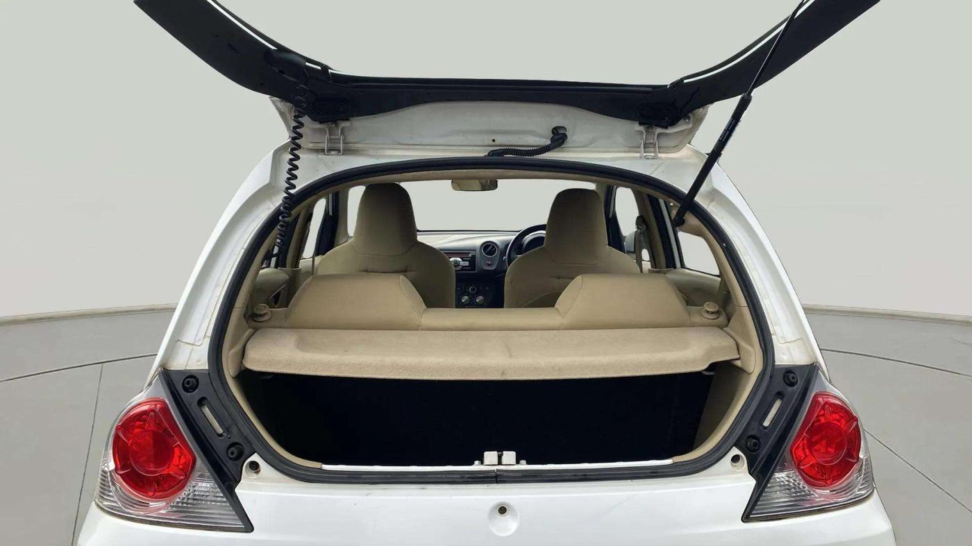 2015 Honda Brio S MT, Petrol, Manual, 57,196 km, Boot Inside