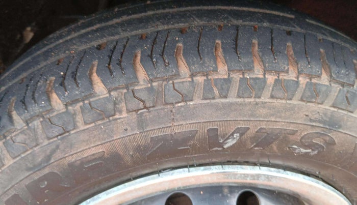 2011 Maruti Alto LXI, Petrol, Manual, 1,03,220 km, Right Front Tyre Tread