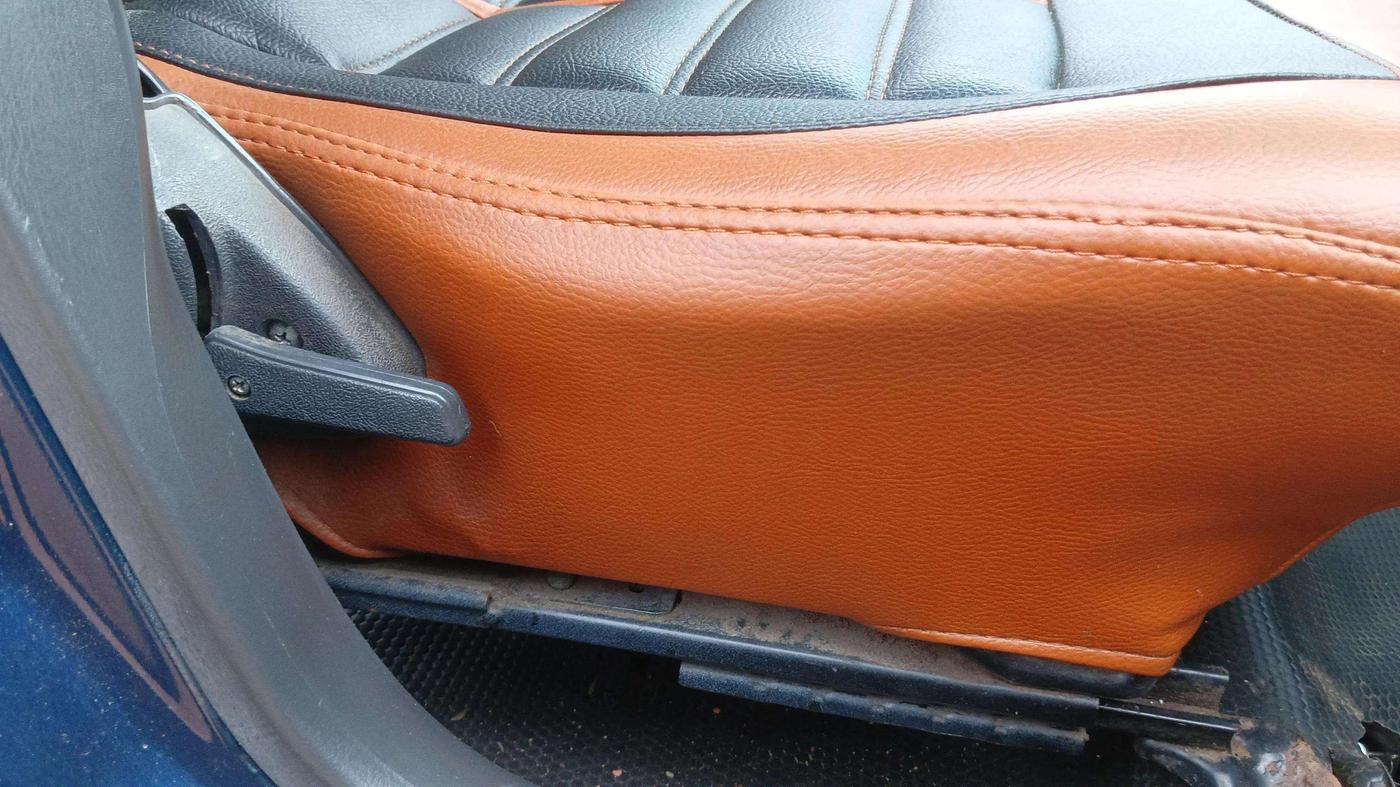 2011 Maruti Alto LXI, Petrol, Manual, 1,03,220 km, Driver Side Adjustment Panel