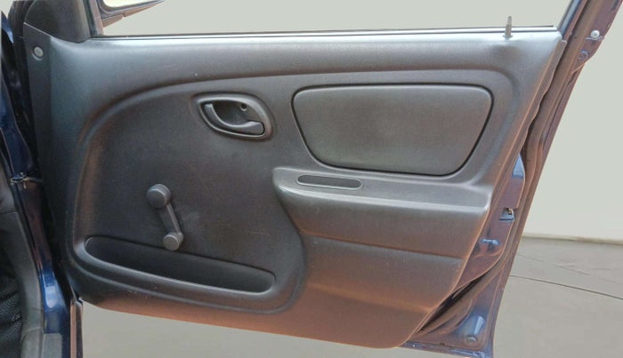 2011 Maruti Alto LXI, Petrol, Manual, 1,03,220 km, Driver Side Door Panels Control