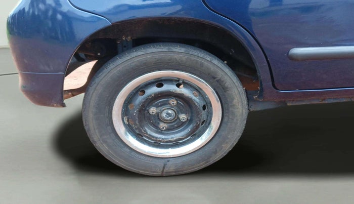 2011 Maruti Alto LXI, Petrol, Manual, 1,03,220 km, Right Rear Wheel