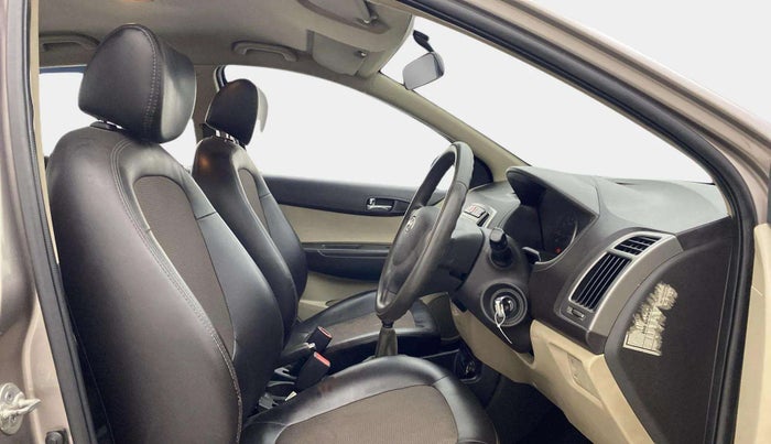 2012 Hyundai i20 MAGNA (O) 1.2, Petrol, Manual, 68,409 km, Right Side Front Door Cabin