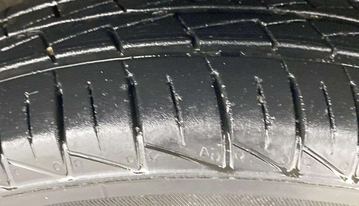 2022 Maruti Alto LXI O, Petrol, Manual, 11,191 km, Right Front Tyre Tread
