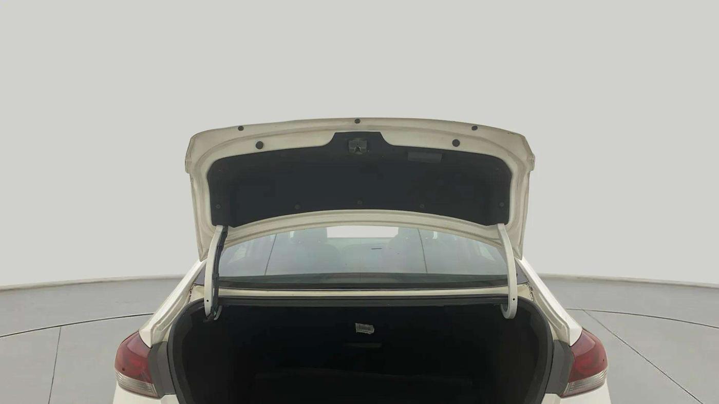 2018 Hyundai New Elantra 2.0 SX(O) AT PETROL, Petrol, Automatic, 93,341 km, Boot Door Open
