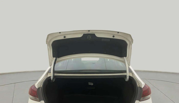 2018 Hyundai New Elantra 2.0 SX(O) AT PETROL, Petrol, Automatic, 93,341 km, Boot Door Open