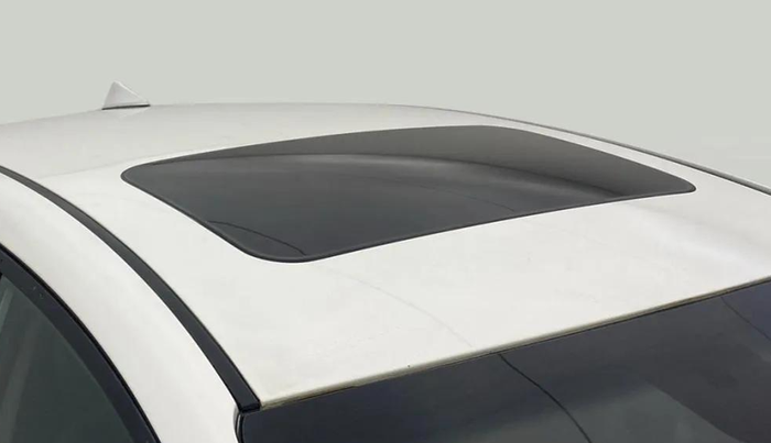 2018 Hyundai New Elantra 2.0 SX(O) AT PETROL, Petrol, Automatic, 93,341 km, Moonroof/ Sunroof