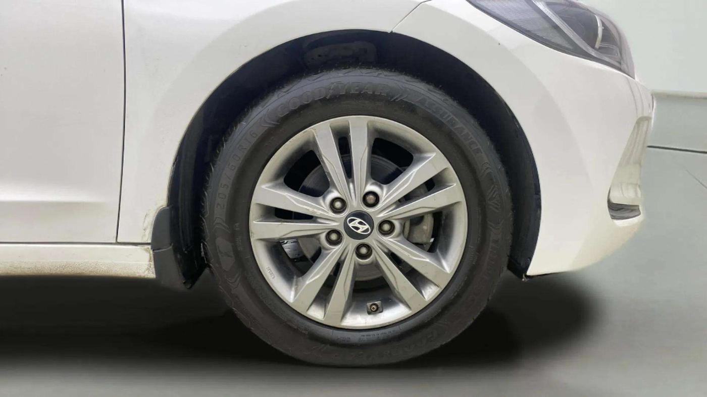 2018 Hyundai New Elantra 2.0 SX(O) AT PETROL, Petrol, Automatic, 93,341 km, Right Front Wheel