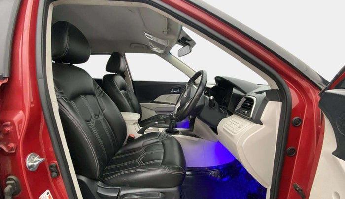 2020 Mahindra XUV300 W8 1.2 PETROL, Petrol, Manual, 64,963 km, Right Side Front Door Cabin