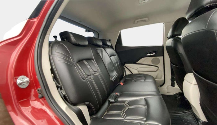 2020 Mahindra XUV300 W8 1.2 PETROL, Petrol, Manual, 64,963 km, Right Side Rear Door Cabin
