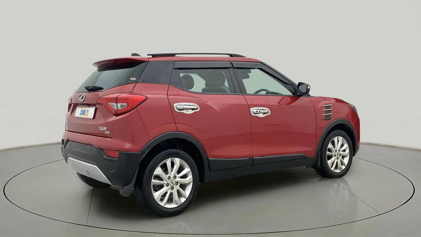 2020 Mahindra XUV300 W8 1.2 PETROL, Petrol, Manual, 64,963 km, Right Back Diagonal
