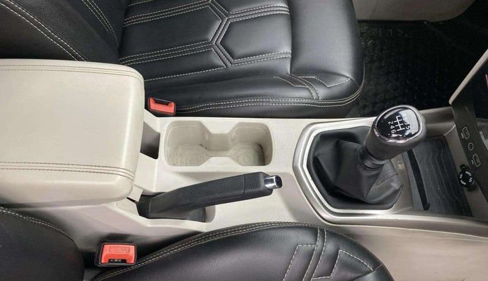 2020 Mahindra XUV300 W8 1.2 PETROL, Petrol, Manual, 64,963 km, Gear Lever