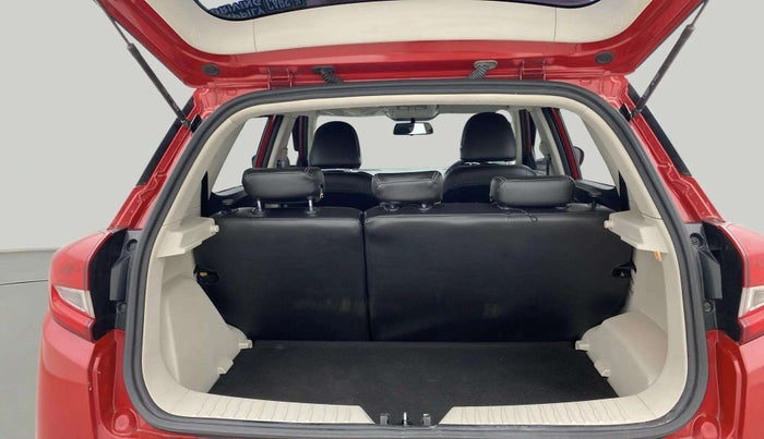 2020 Mahindra XUV300 W8 1.2 PETROL, Petrol, Manual, 64,963 km, Boot Open Zoomed View