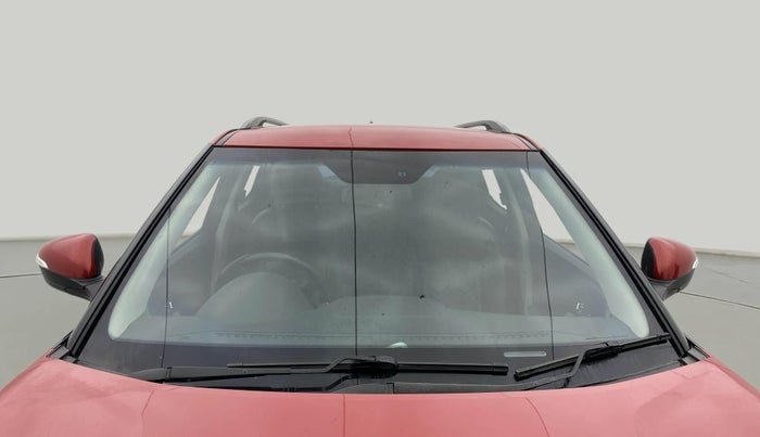 2020 Mahindra XUV300 W8 1.2 PETROL, Petrol, Manual, 64,963 km, Front Windshield