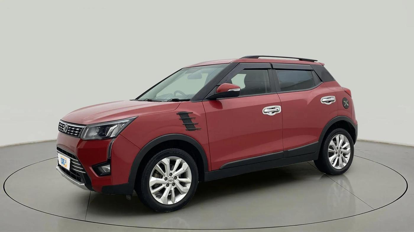 2020 Mahindra XUV300 W8 1.2 PETROL, Petrol, Manual, 64,963 km, Left Front Diagonal