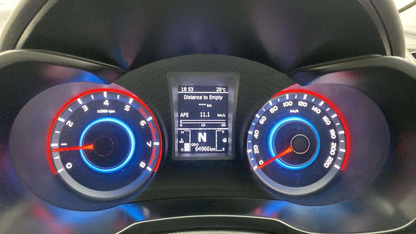2020 Mahindra XUV300 W8 1.2 PETROL, Petrol, Manual, 64,963 km, Odometer Image