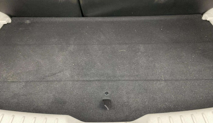 2020 Mahindra XUV300 W8 1.2 PETROL, Petrol, Manual, 64,963 km, Boot Inside