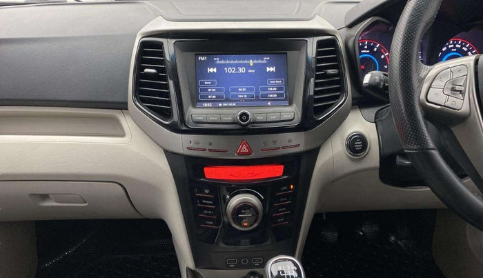 2020 Mahindra XUV300 W8 1.2 PETROL, Petrol, Manual, 64,963 km, Air Conditioner