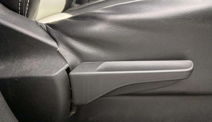 2022 Skoda KUSHAQ ACTIVE 1.0L TSI MT, Petrol, Manual, 23,501 km, Driver Side Adjustment Panel