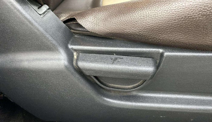 2013 Hyundai i20 MAGNA (O) 1.2, Petrol, Manual, 45,462 km, Driver Side Adjustment Panel
