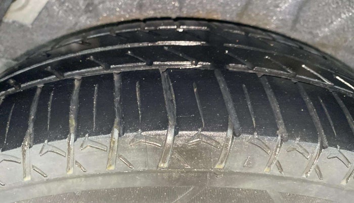 2013 Hyundai i20 MAGNA (O) 1.2, Petrol, Manual, 45,462 km, Right Rear Tyre Tread