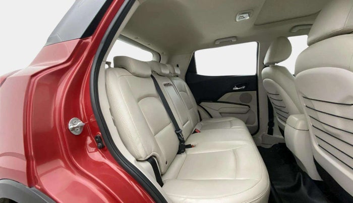 2020 Mahindra XUV300 W8 (O) 1.2 PETROL, Petrol, Manual, 53,783 km, Right Side Rear Door Cabin
