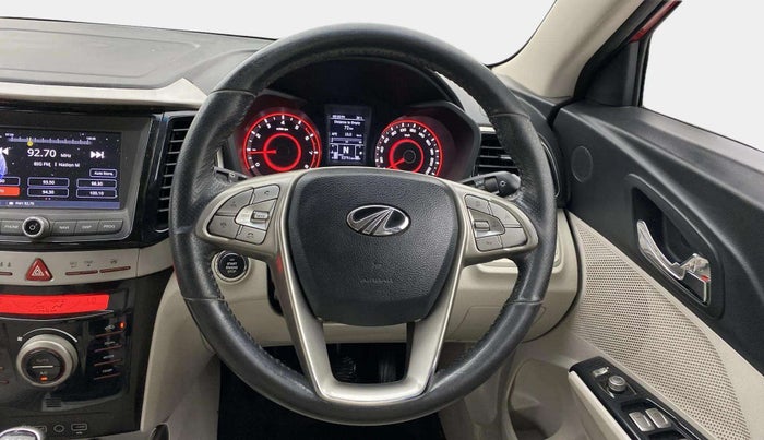 2020 Mahindra XUV300 W8 (O) 1.2 PETROL, Petrol, Manual, 53,783 km, Steering Wheel Close Up